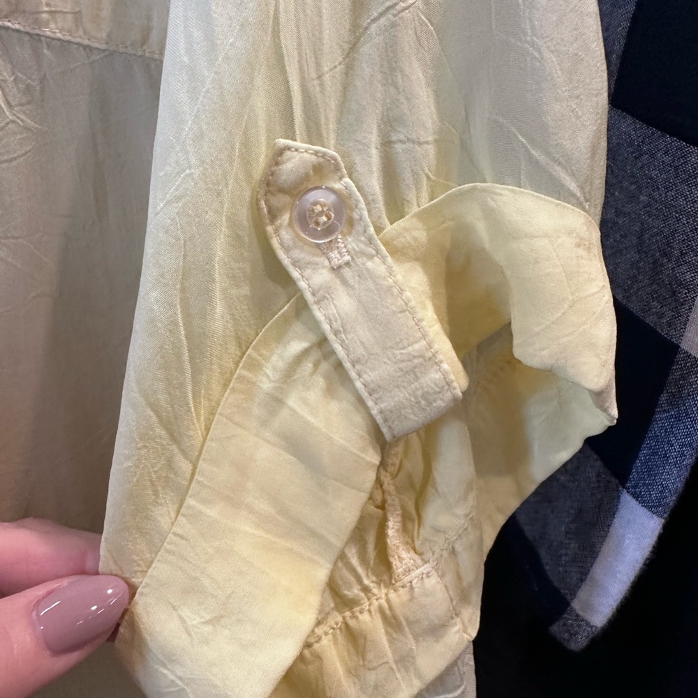 Maven Buttery Yellow Button Up Size Small - image 4